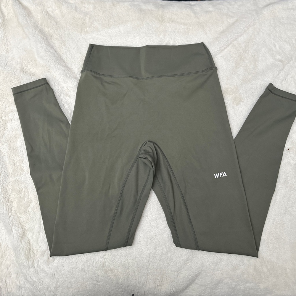 White Fox Active leggings - Picture 2 of 5